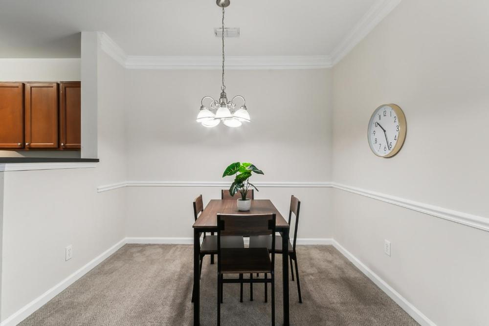 Verandas 1836 I Modern 2Bd I Parking I Pool I Gym